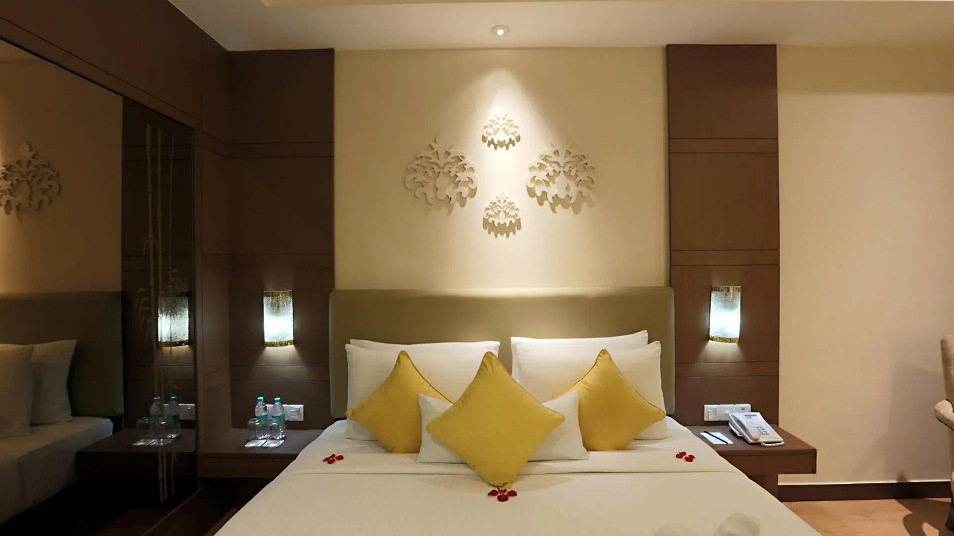 Hotel Suryaa Palace By East End Delhi Airport New Delhi India